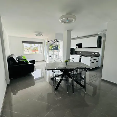 Jele Guest بلايا ديل إنغلز